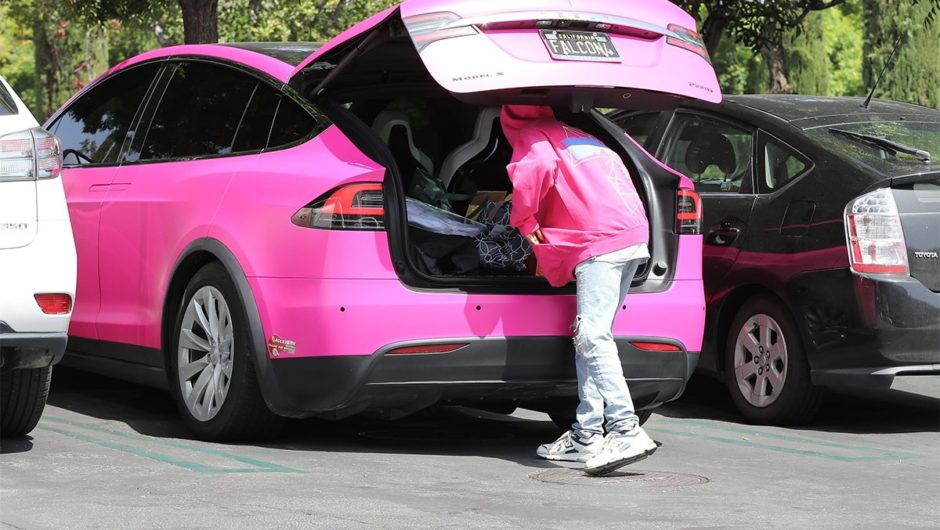 Jaden Smith Pulls a Kim Kardashian by Dressing to Coordinate His Tesla