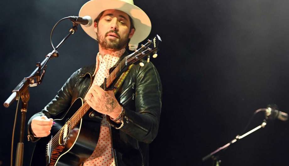 Ryan Bingham: Pays tribute to Billy Joe Shaver, Jerry Jeff Walker With Shaver’s “Live Forever”