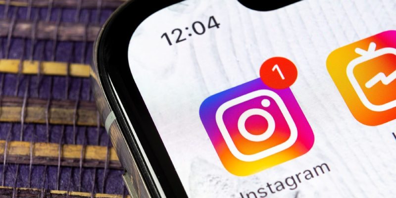 Public service announcement: Facebook, Instagram, Messenger, and WhatsApp down again for certain clients