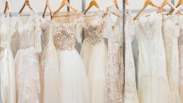 The Difference Between Classy Ball Gown Wedding Dresses & Chic A-Line Wedding Dresses