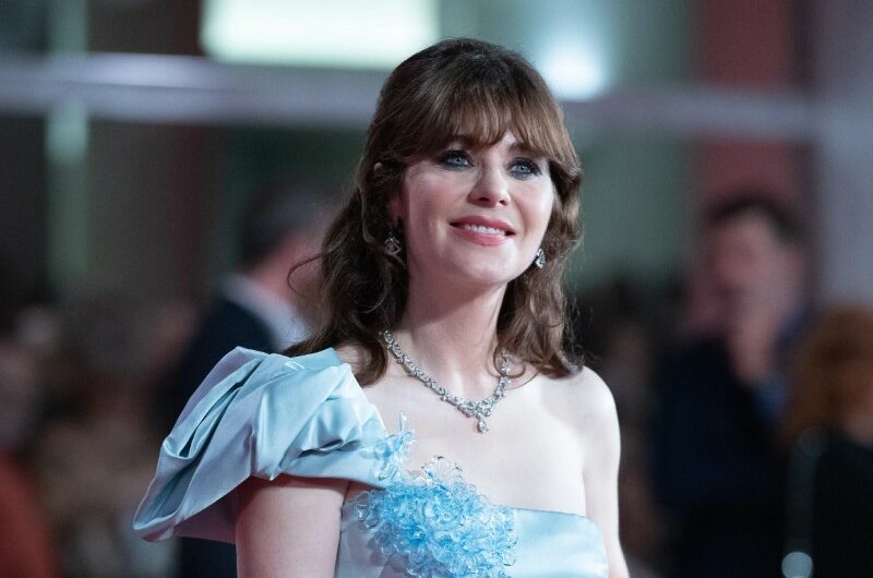 Zooey Deschanel will join the cast of “Physical” Season 3 at Apple