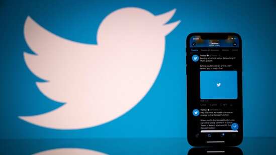 Twitter Blue is introducing tweets with 4,000 characters and half-ads in the near future