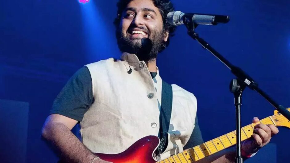 Arijit Singh Astonishes Dubai Crowd with ‘In Raahon Mein’ – The Archies’ Musical Marvel