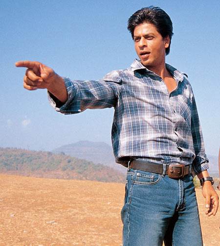 Pal Pal Hai Bhaari, a Swades song featuring Shah Rukh Khan, was recorded in a hotel room with 25 people